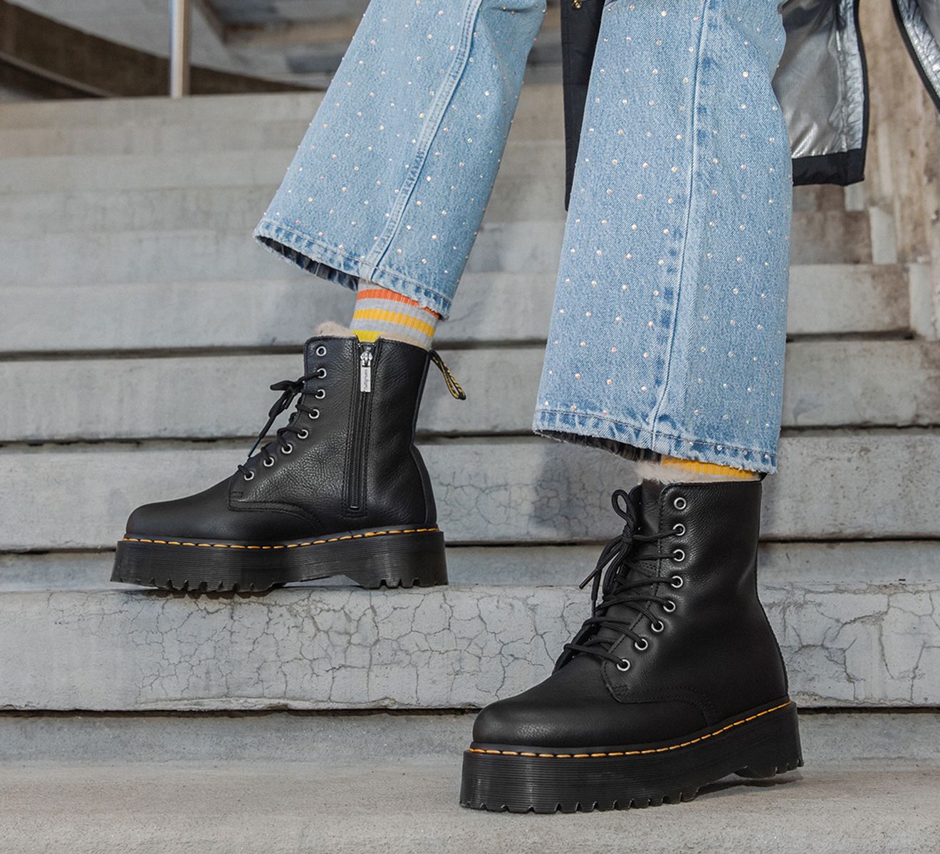 DR. MARTENS JADON FAUX FUR LINED PLATFORM - Black Leather