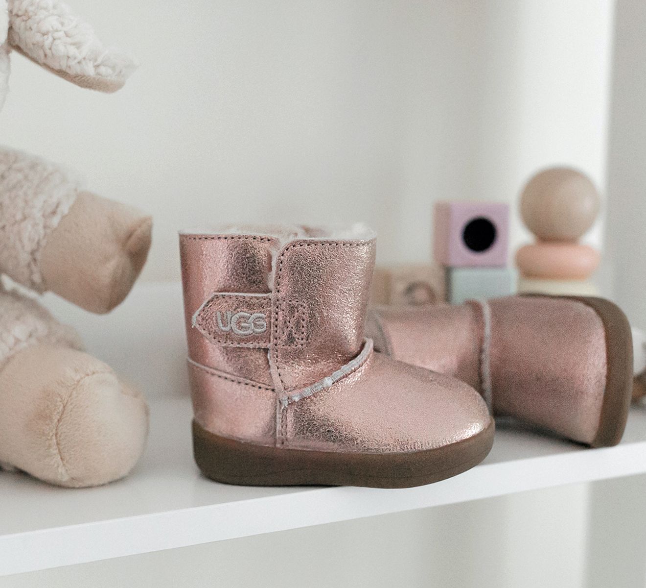 UGG KEELAN METALLIC GLITTER Rose Gold Browns Shoes