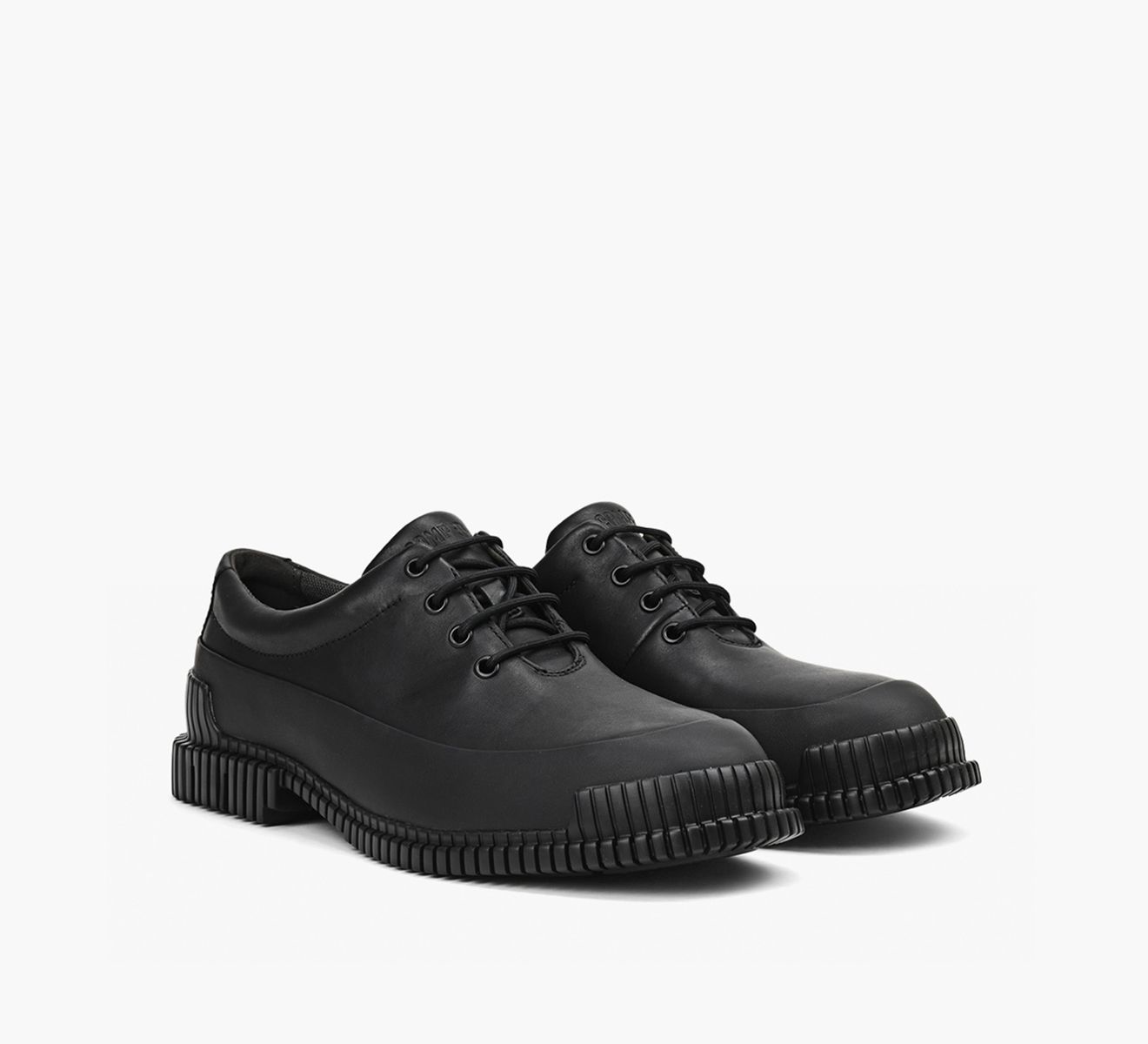 値下げ❣️ CAMPER 黒蔓柄　サイズ37 新品 発売中【UGG®秋冬仕様の新コレクション】ウィメンズからオール