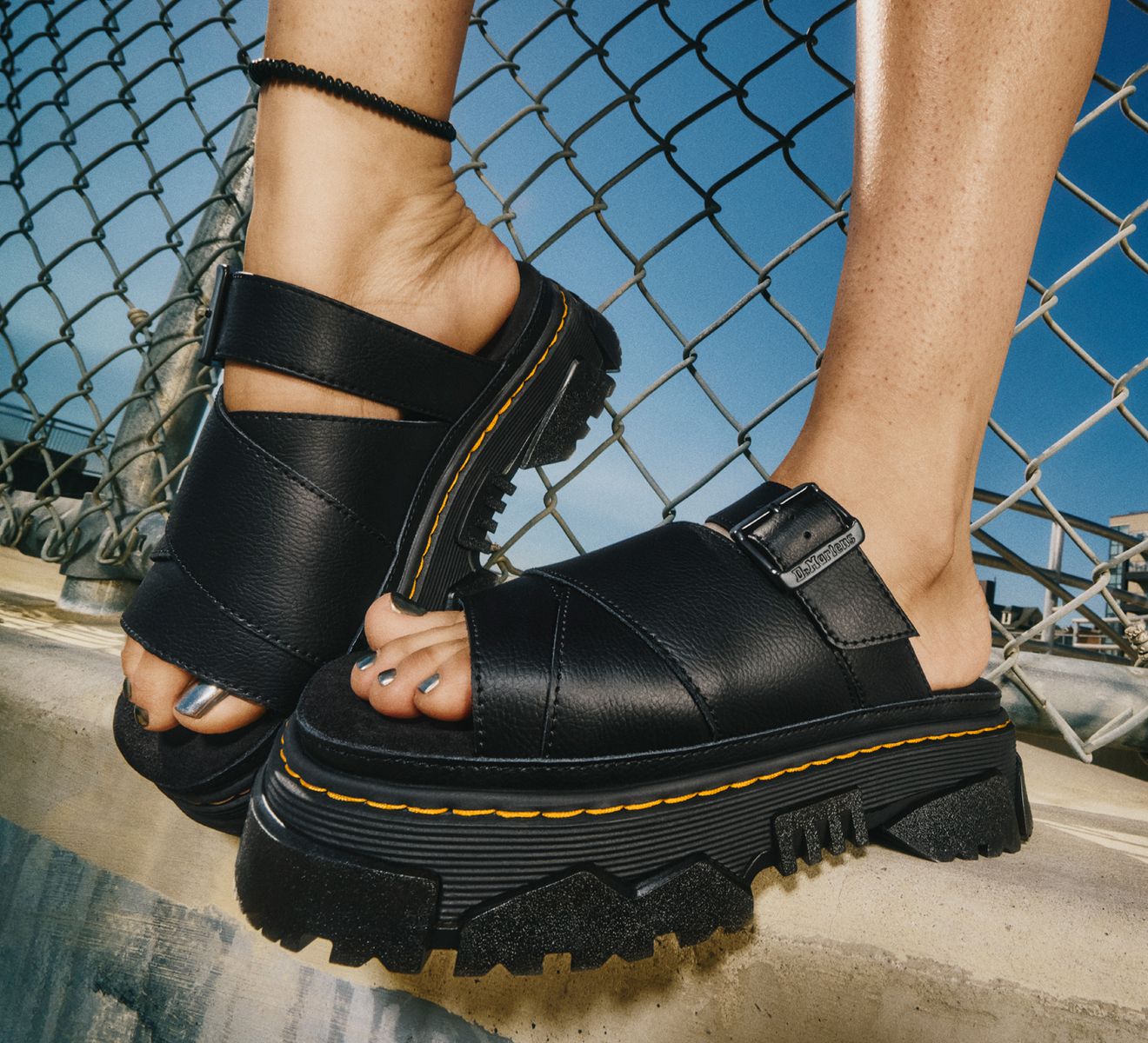 ★Dr.Martens★Mattison Slide★大人気★ Dr Martens - Mattison Slide Sandals 40900001 | Vixens and Angels