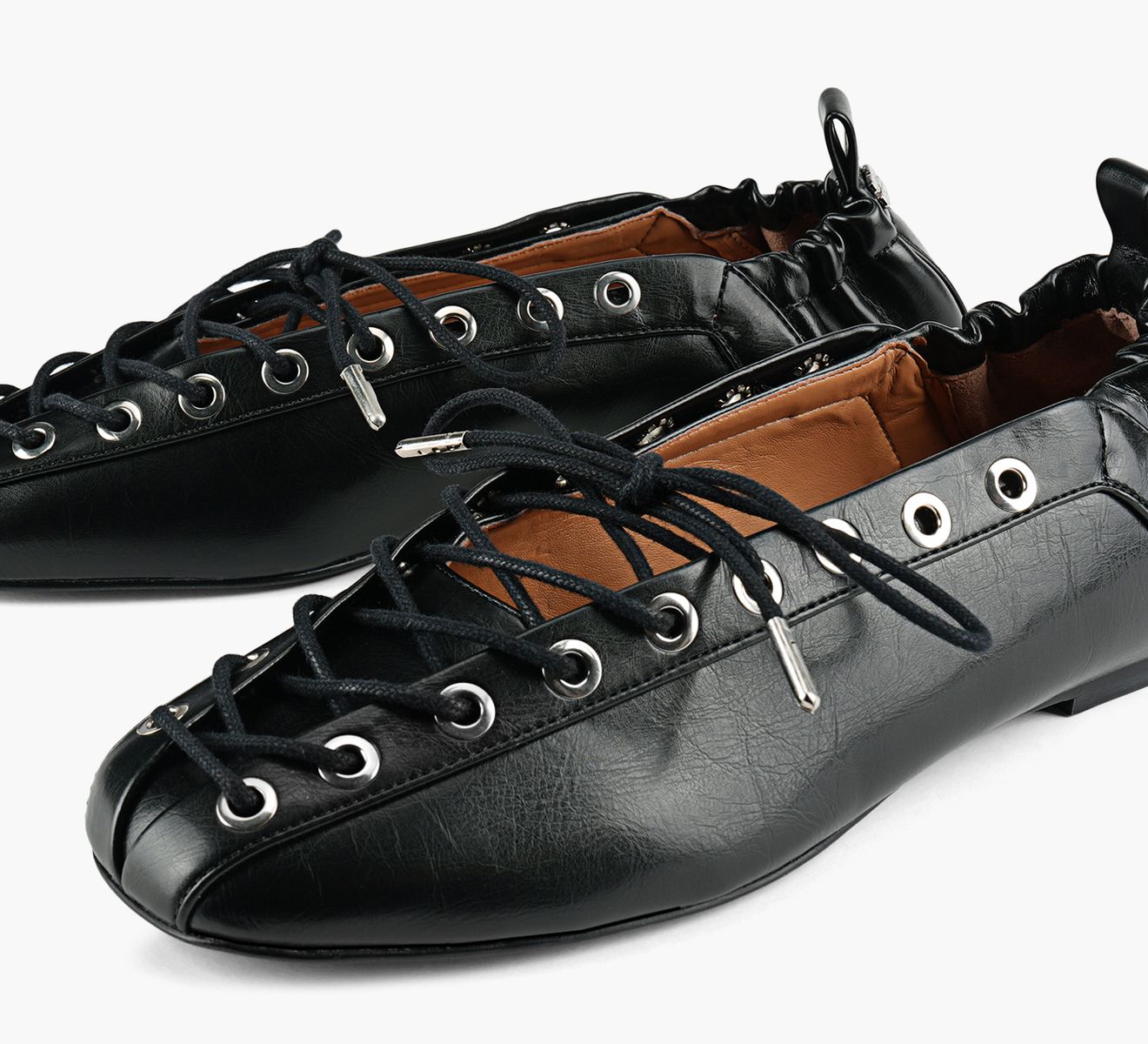 EYELETS LACE UP BALLERINA