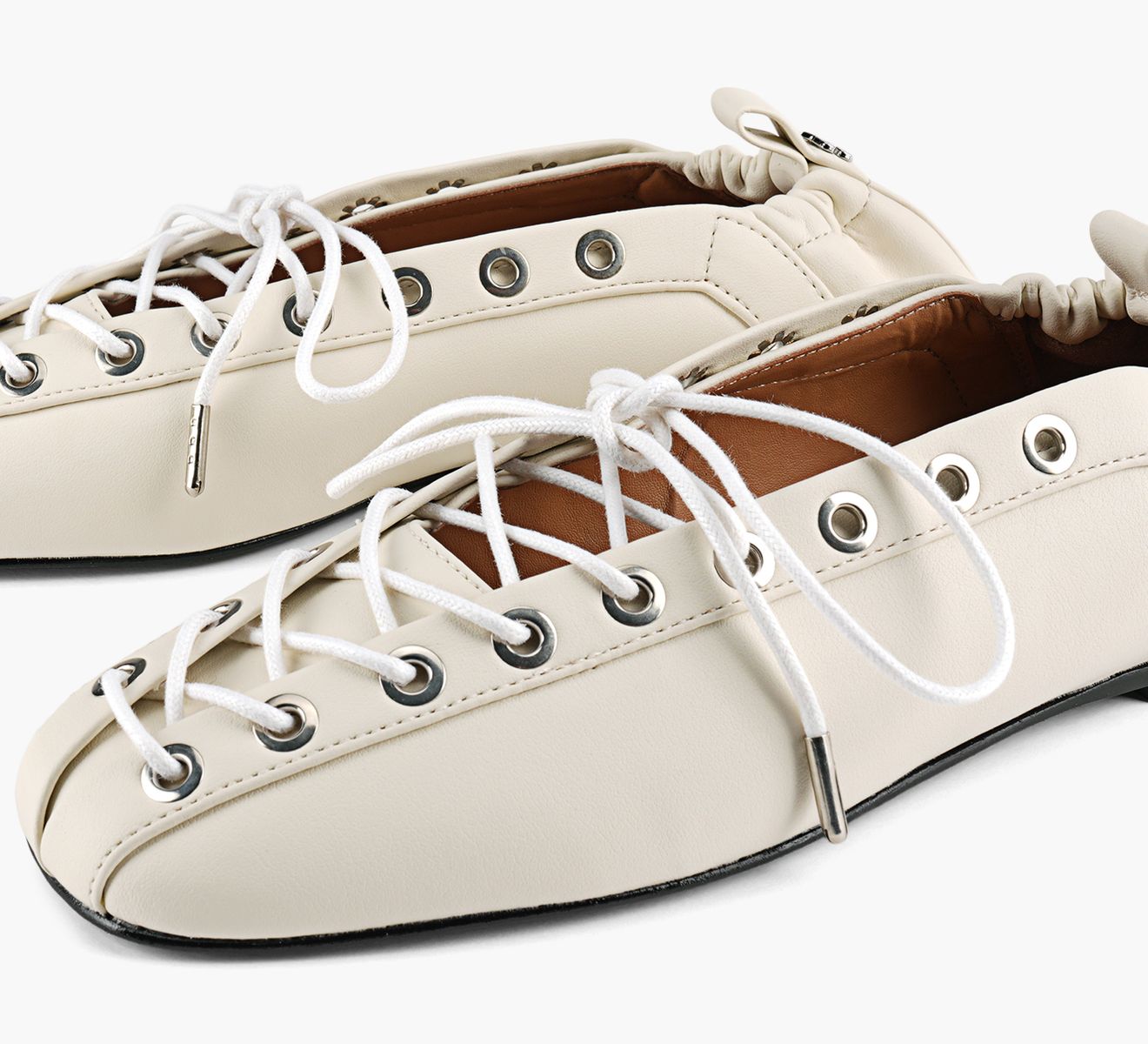 EYELETS LACE UP BALLERINA