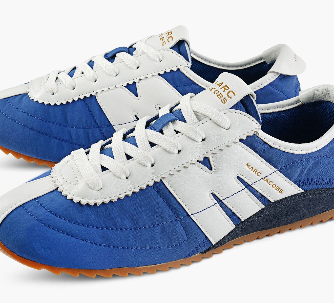 THE 400 BLEEKER RUNNER
