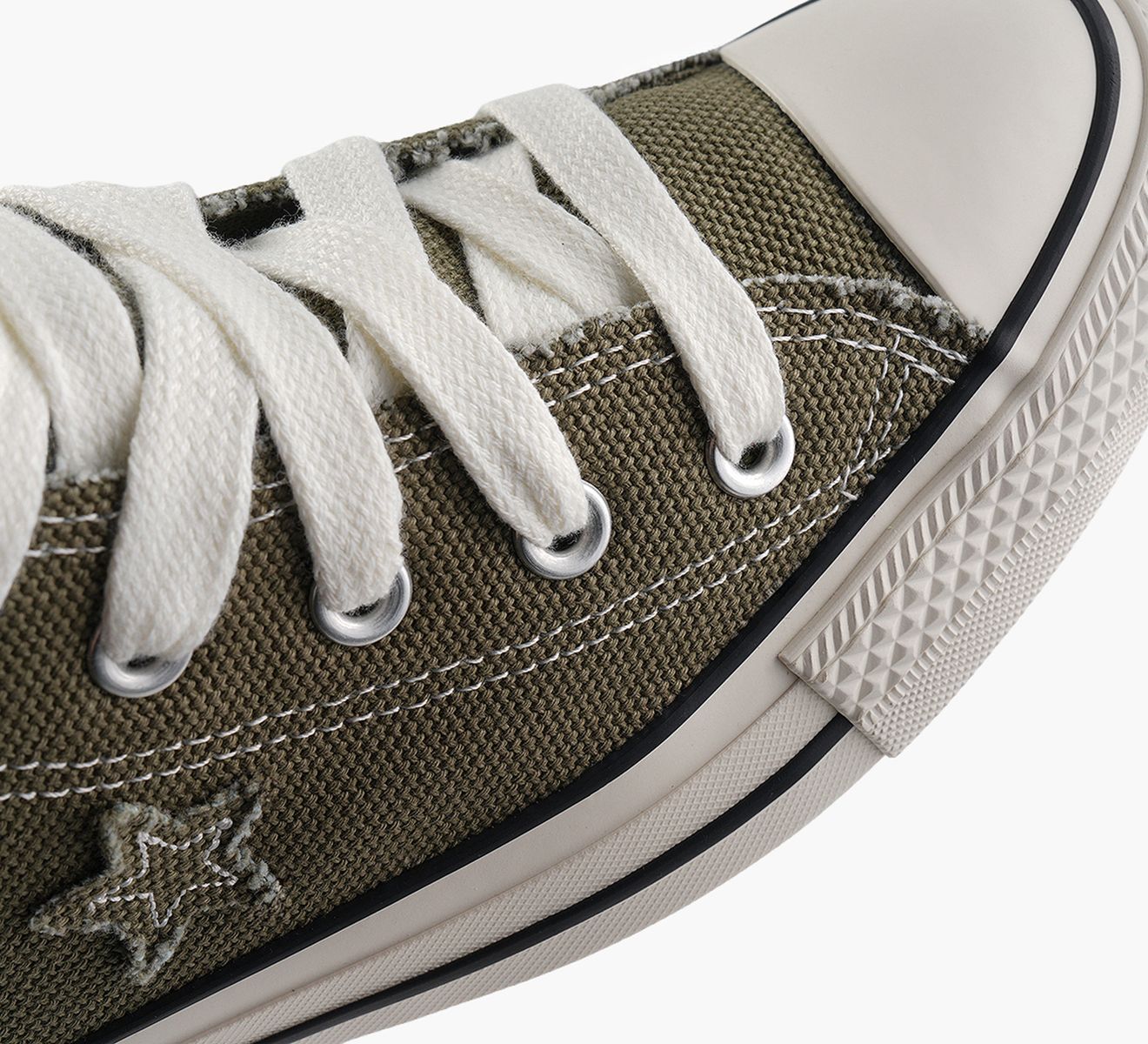 CHUCK TAYLOR ALL STAR DISTRESSED STARS