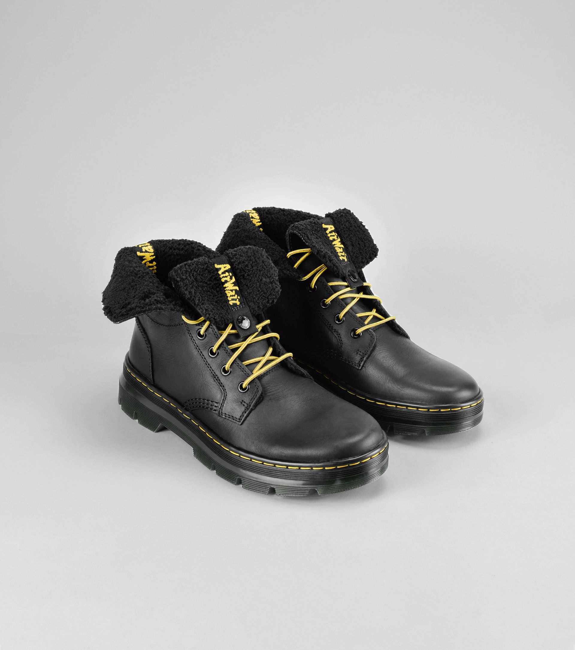 Dr martens tract fold 2025