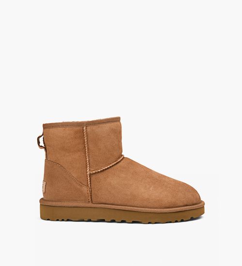 Black uggs shoes top