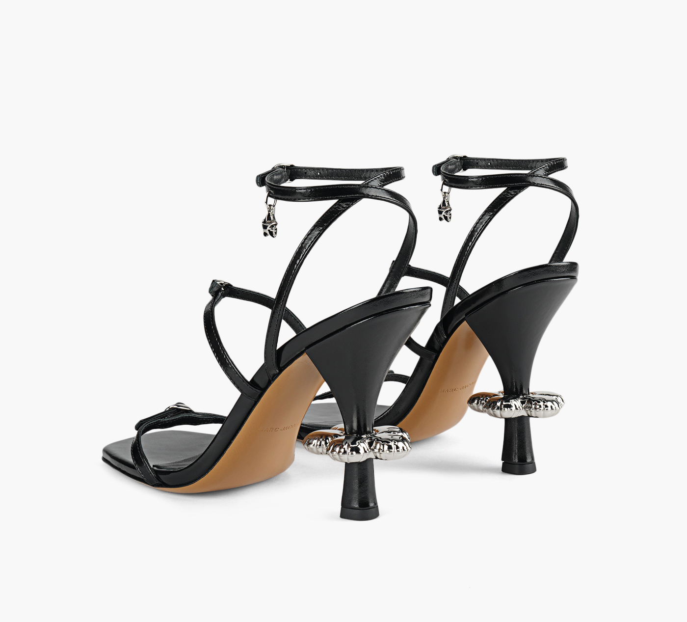 THE DAISY HEEL