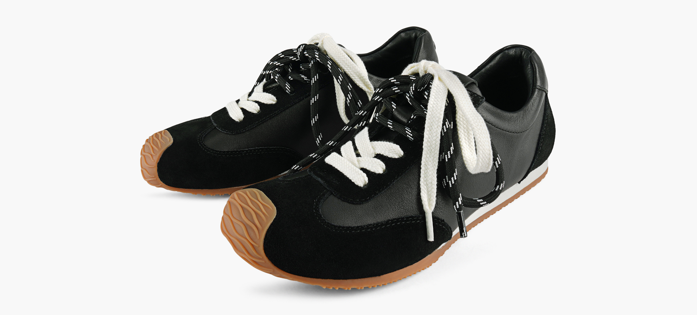 QUINN SNEAKER