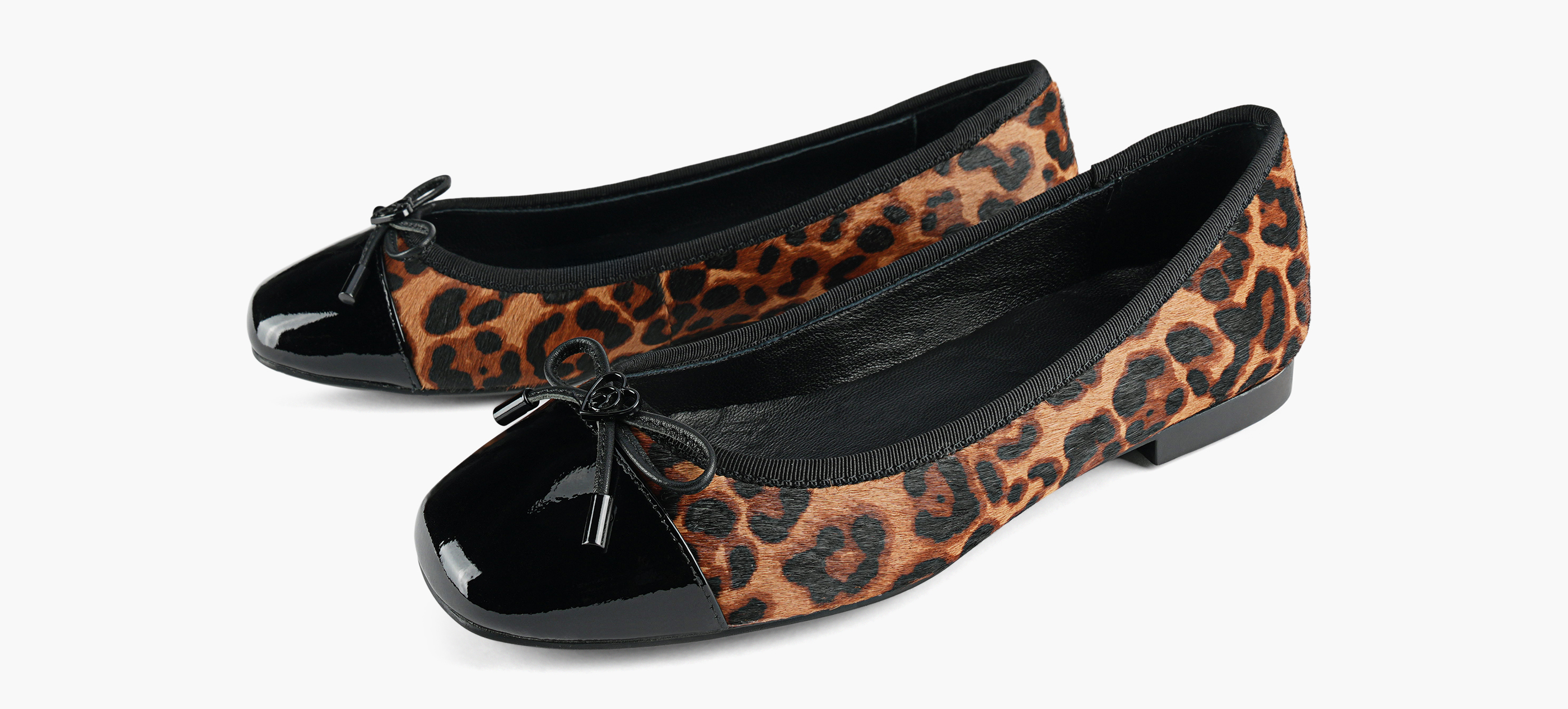 ZARI FLAT